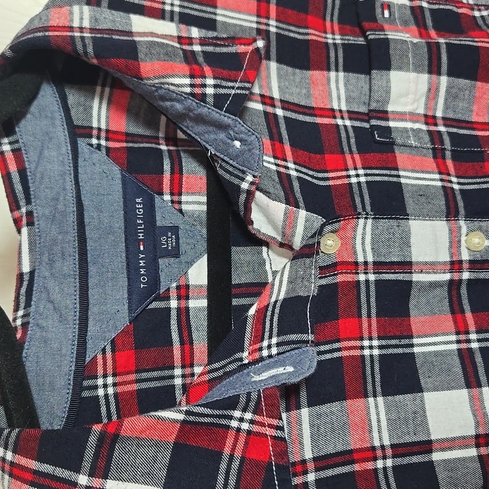 Tommy Hilfiger Women’s Large Red Navy Plaid Button Down Shirt Roll Tab Sleeves - Picture 8 of 10